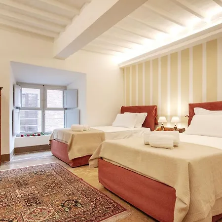 Palazzo Chigi Zondadari * Siena