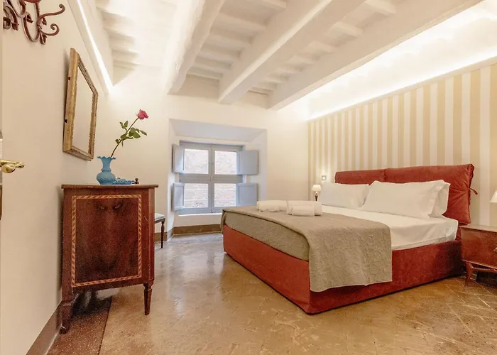 Palazzo Chigi Zondadari Apartamento *