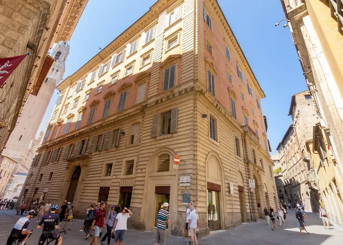 Palazzo Chigi Zondadari *